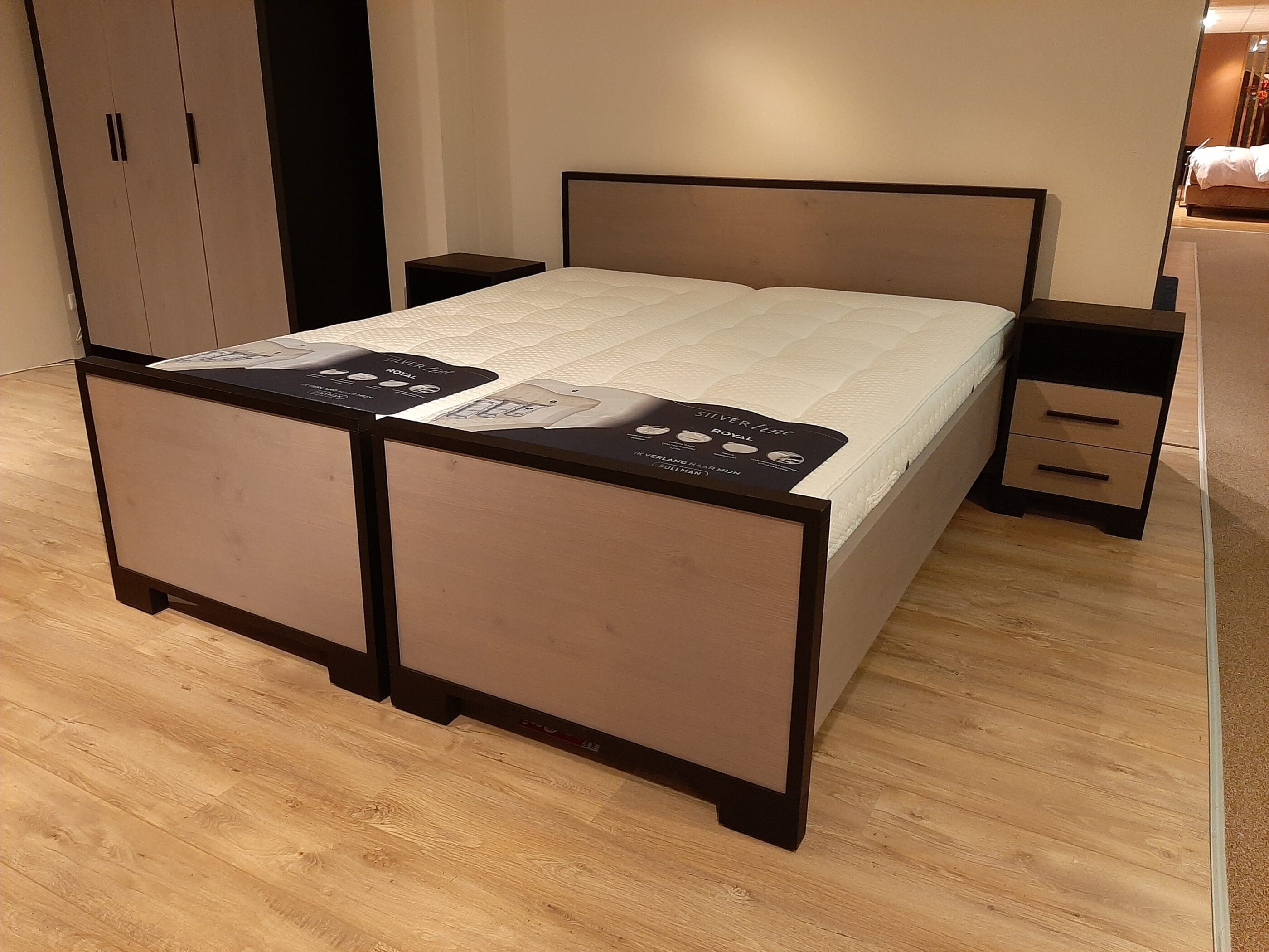 Deelbaar ledikant + kledingkast + nachtkastjes Antwerpen **SHOWROOMMODEL**