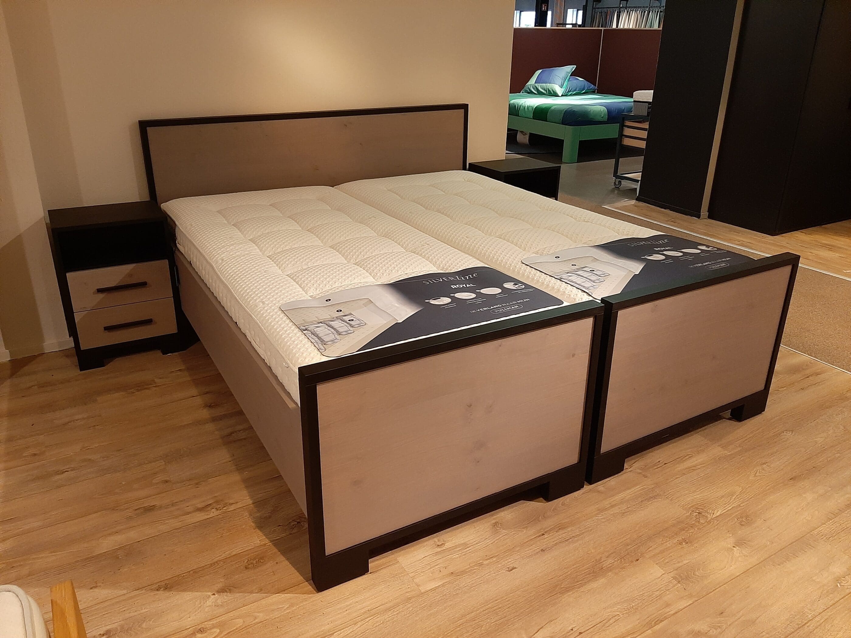 Deelbaar ledikant + kledingkast + nachtkastjes Antwerpen **SHOWROOMMODEL** - Afbeelding 3