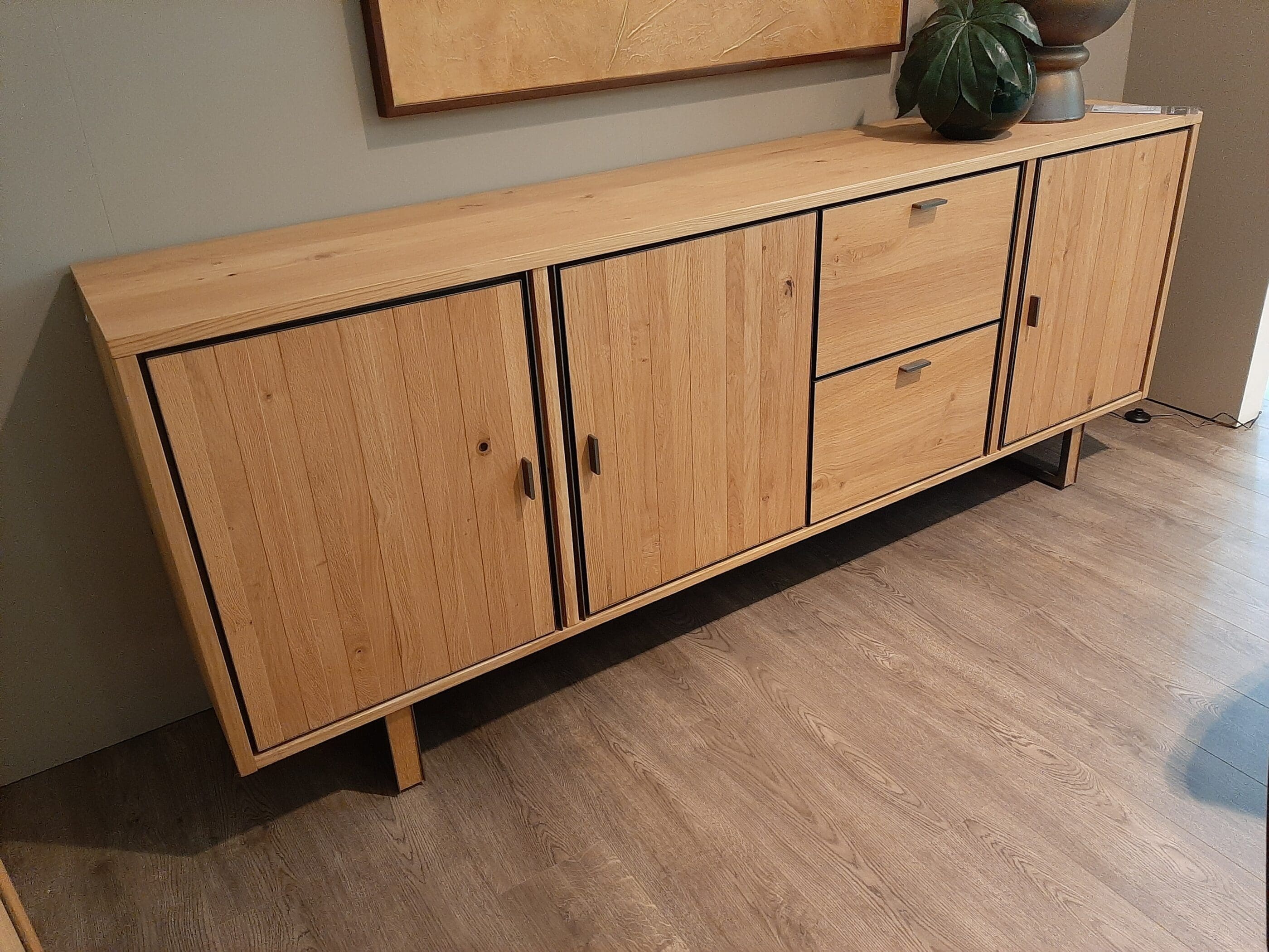 Shimanto dressoir 230cm **SHOWROOMMODEL**
