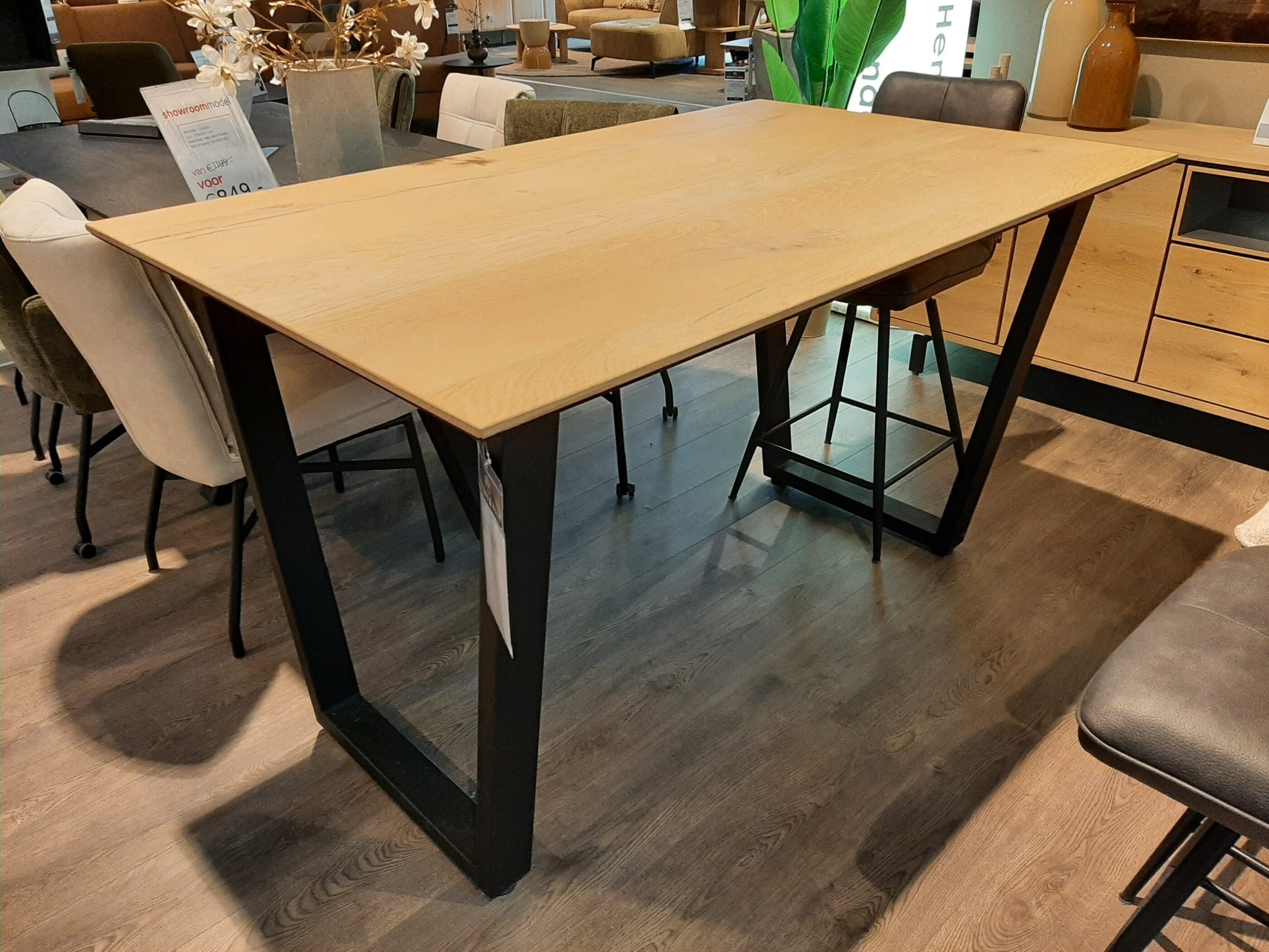 Livada bartafel **SHOWROOMMODEL**