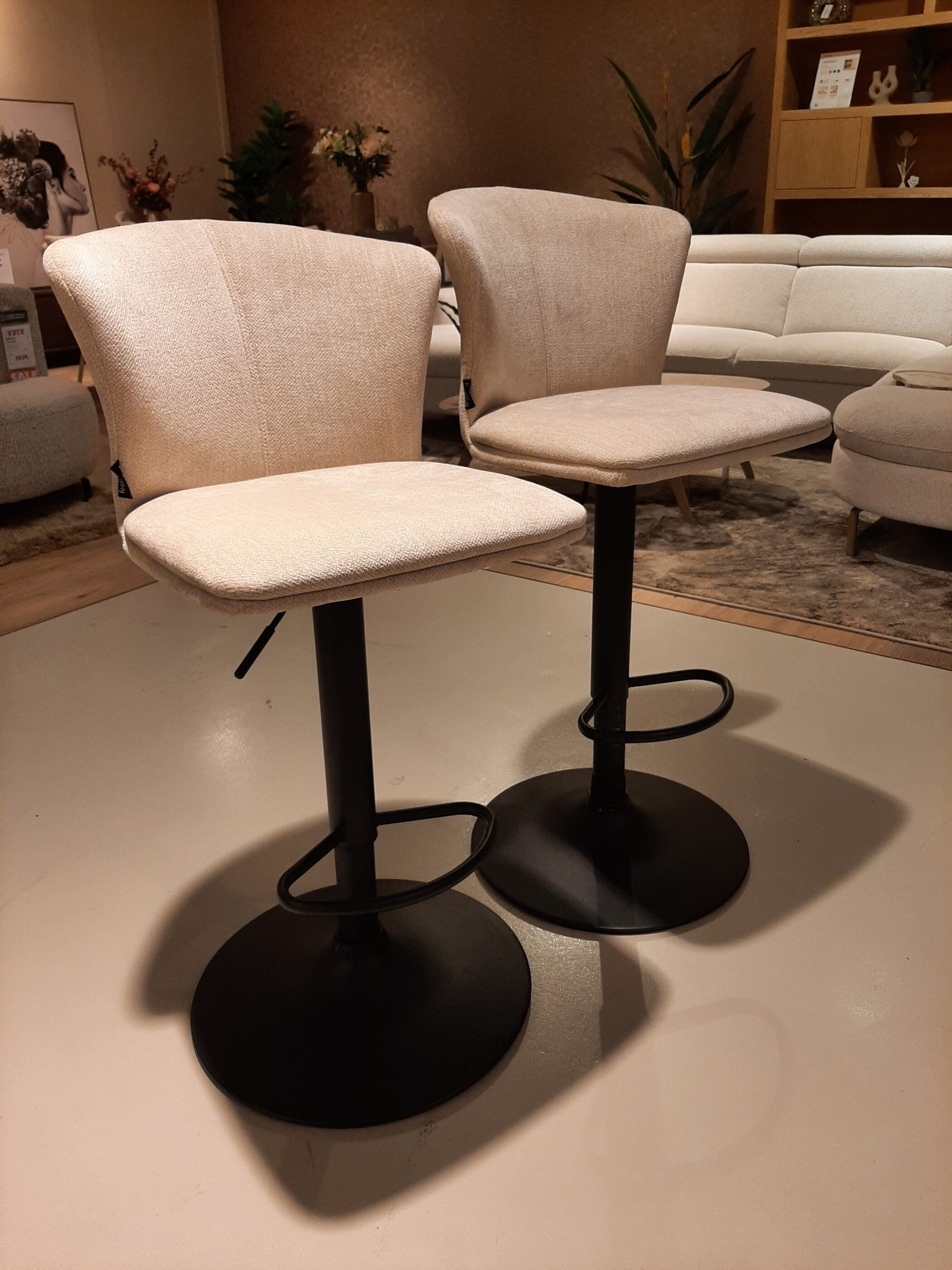 Sepp barkrukken beige (set van 2) **SHOWROOMMODEL**