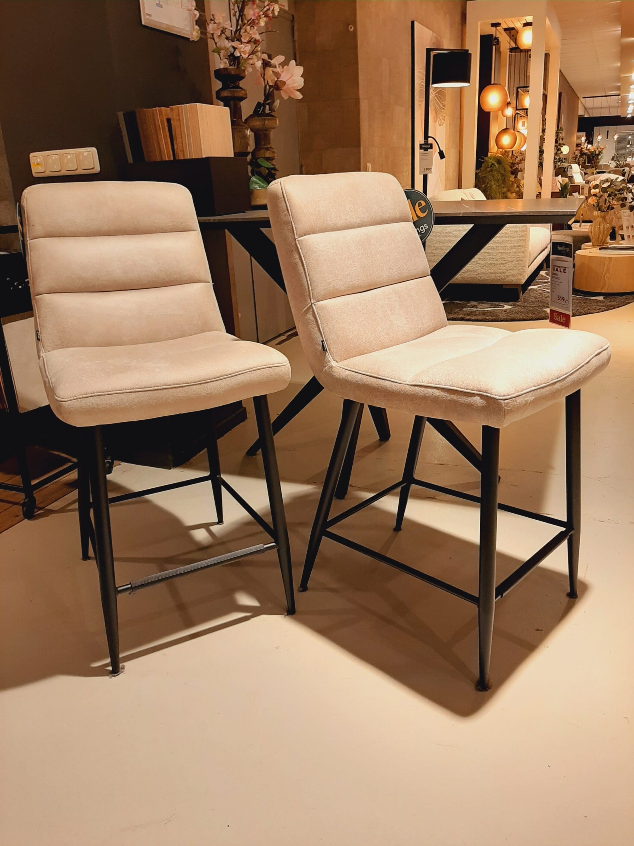 Miles barstoelen (set van 2) **SHOWROOMMODEL**