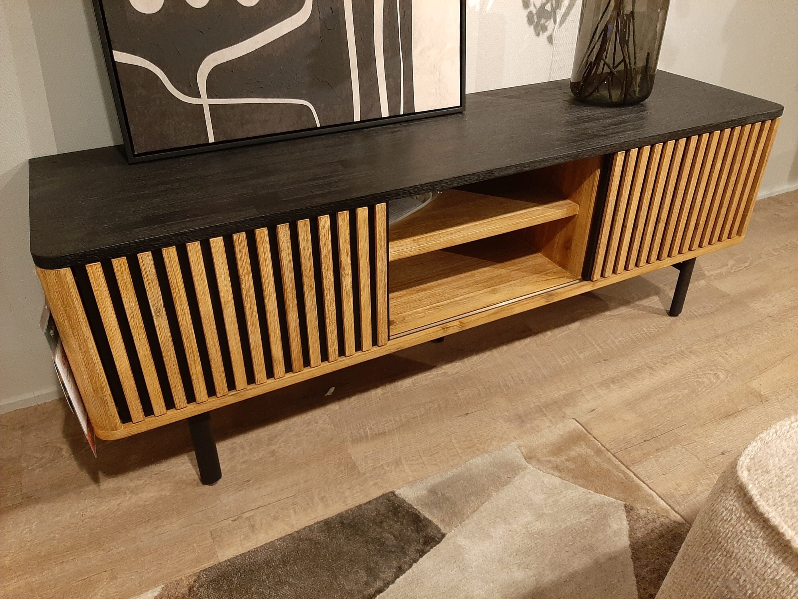 Larvik tv-dressoir **SHOWROOMMODEL**