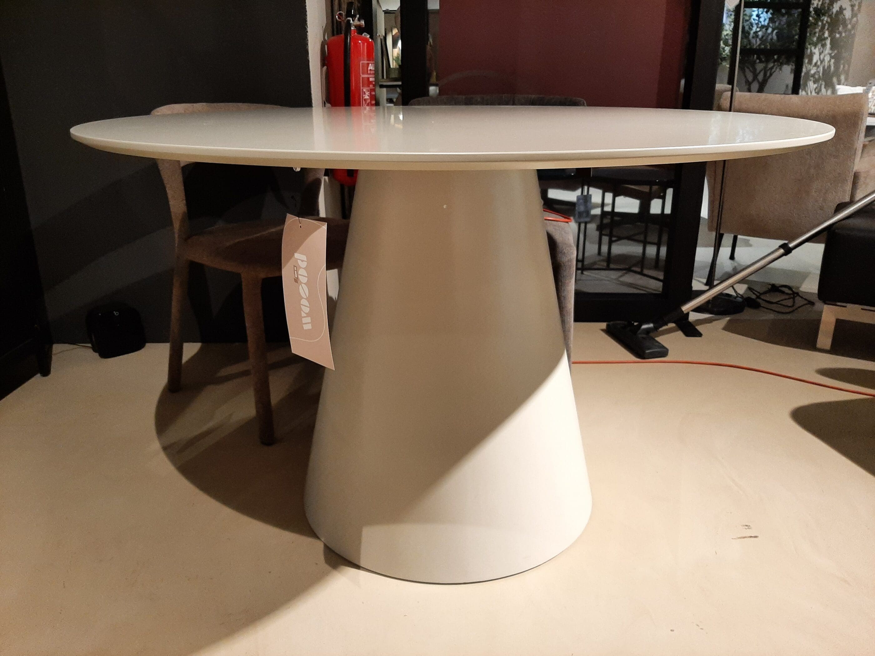 Jorre Eettafel Beige **SHOWROOMMODEL**