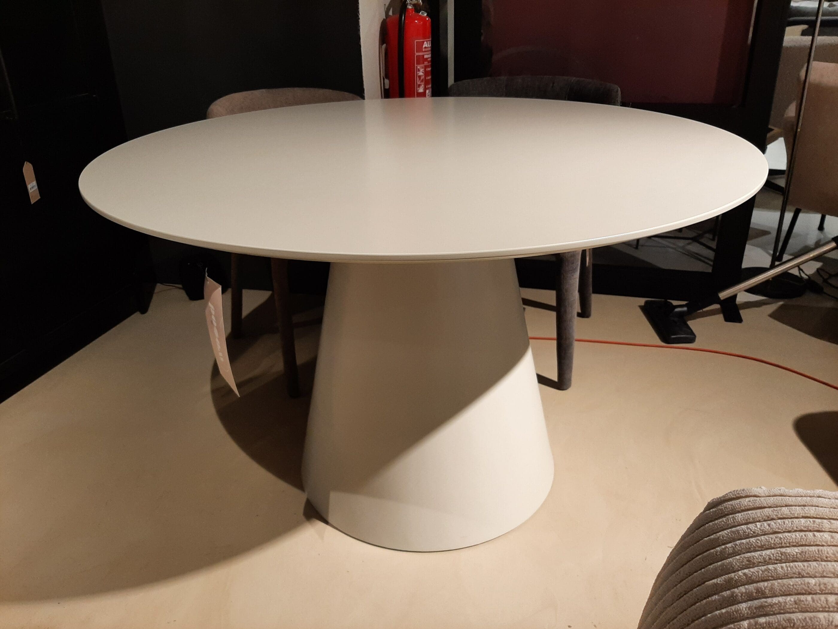 Jorre Eettafel Beige **SHOWROOMMODEL** - Afbeelding 3